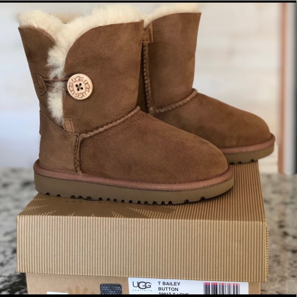 Ugg Kids Chestnut NEW Size 10